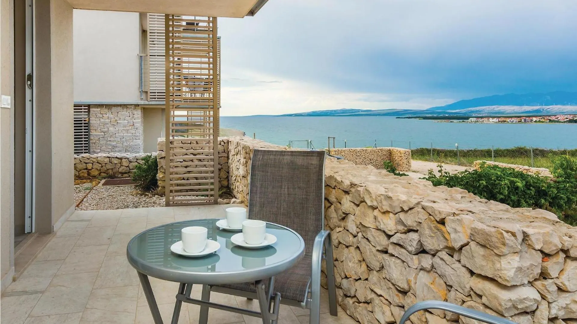 Beautiful Apartment In Povljana With Kitchen Croatia