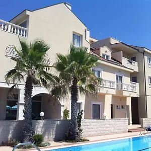 Hotel Kastel, Povljana