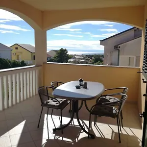  Apartment Dora